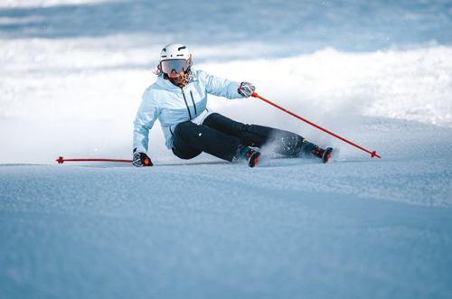 Genieße die funktionelle Skibekleidung von Schöffel, die jede Bewegung auf der Piste mitmacht und maximale Freiheit bietet.