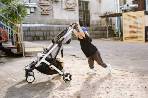 Refurbed Kinderwagen – mit Liebe aufbereitet, gereinigt und desinfiziert.